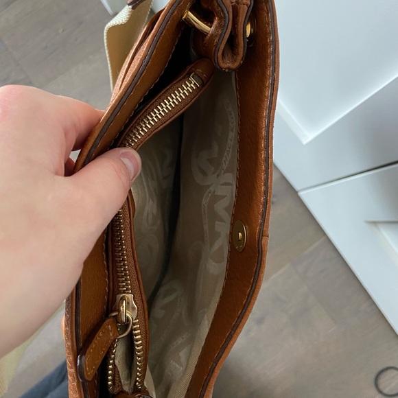 Michael kors crossbody bag - Picture 3 of 8